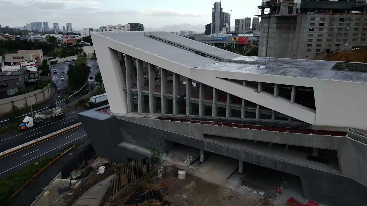 Fachada con Sistema Constructivo SATE / EIFS en MANIGUA, Interlomas (Casa Club)